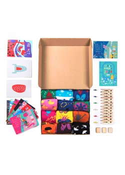 Подарочный набор '12 месяцев', 12 пар тематических носков и авторский календарь, белый